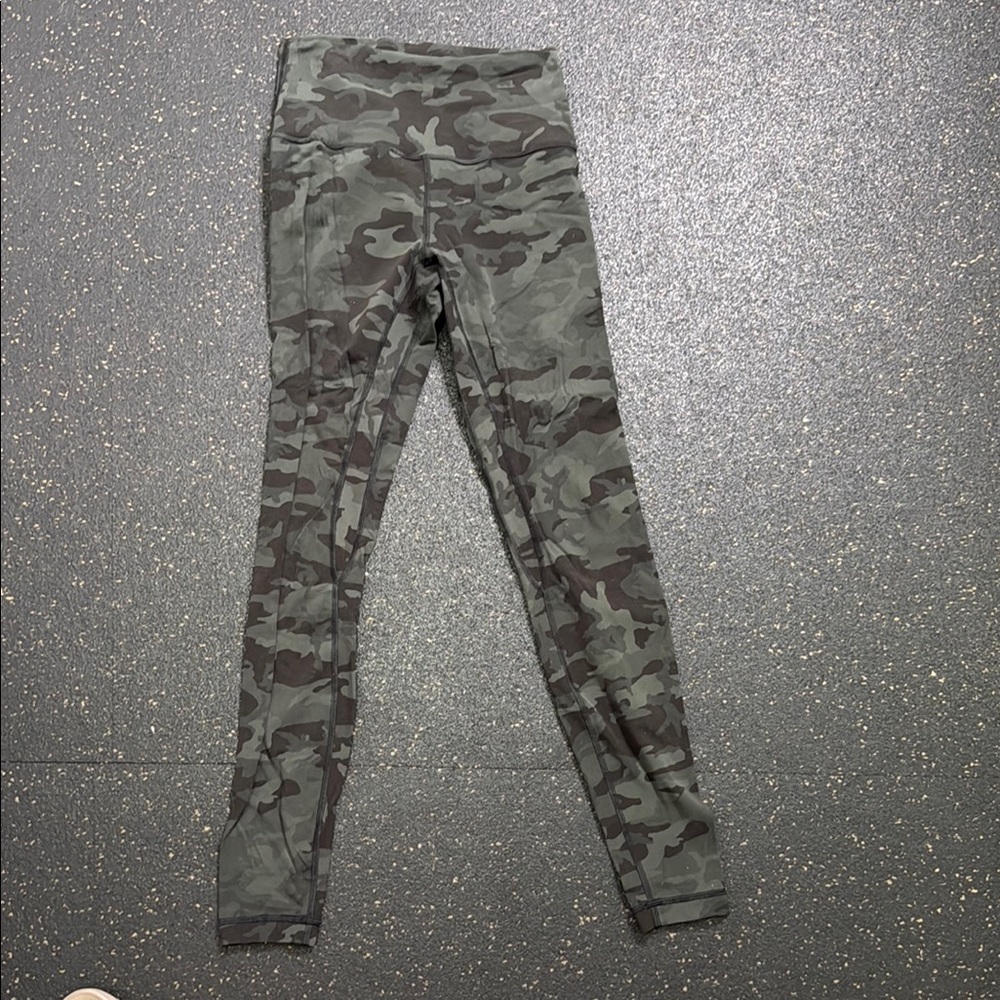 Lululemon Align leggings leopard print Grey and Burgundy